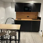 Pasteur, Centre, Calme Et Renove Apartment *
