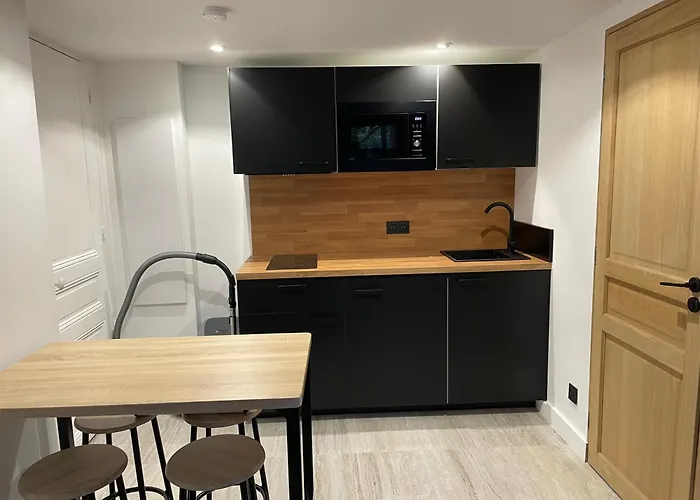 Pasteur, Antibes Centre, Calme Et Renove * 昂蒂布