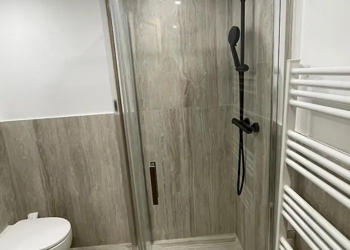 Pasteur, Antibes Centre, Calme Et Renove *