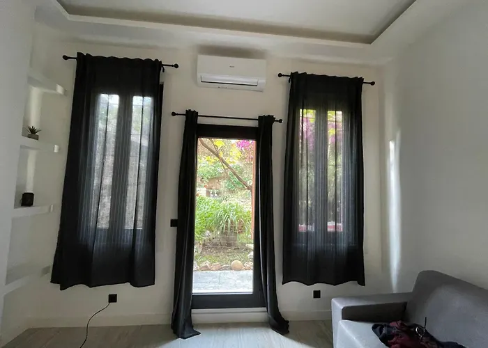 Pasteur, Antibes Centre, Calme Et Renove *