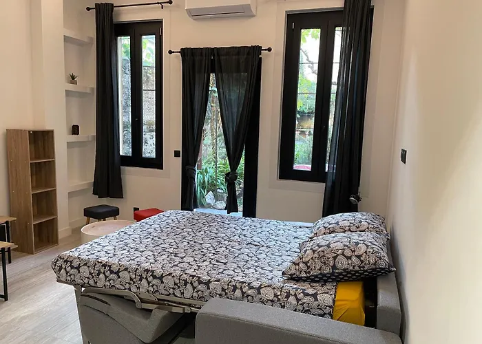 Chez Marlène bis, Vieil Antibes, Port Vauban Apartment